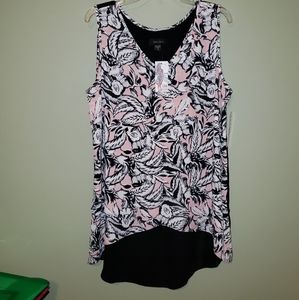 Karen Kane Tunic Size XL NWT